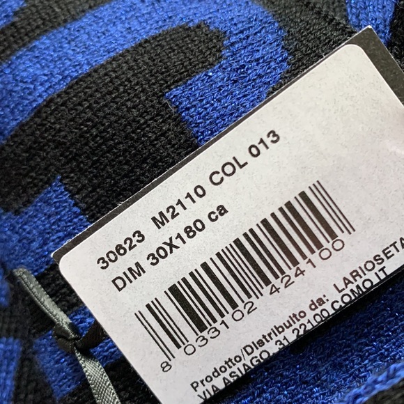 ❤️❤️❤️Moschino wool blend blue/metallic scarf NEW❤️❤️❤️ - Picture 5 of 5